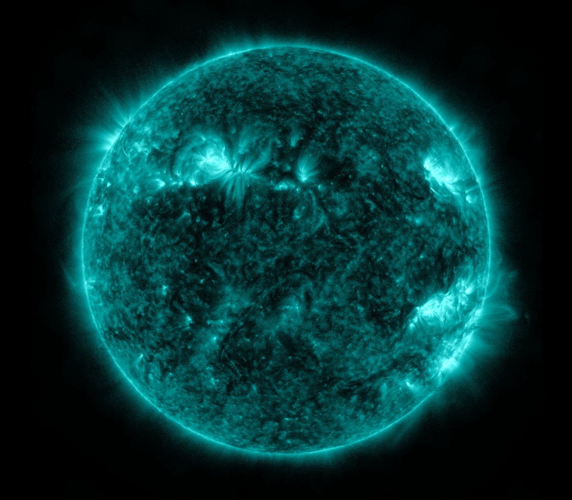 Solar Dynamics Observatory 2022-11-27T01:00:39Z
